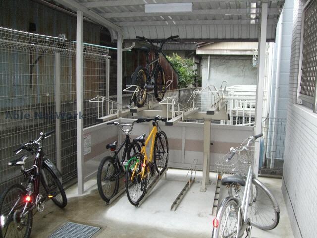 物件外観写真5　(駐輪場)