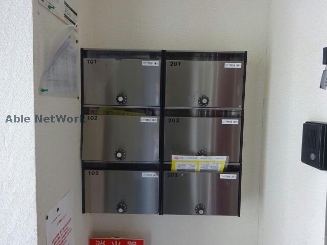 物件外観写真3　(郵便ポスト)