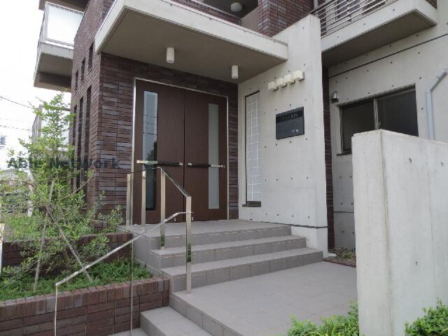 物件外観写真3　(エントランス)