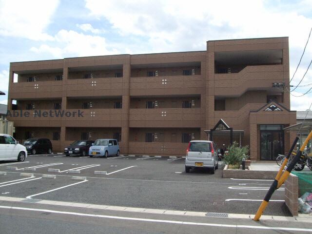 物件外観写真2　(駐車場)