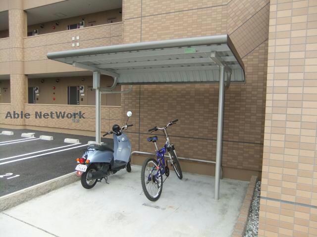 物件外観写真5　(駐輪場)