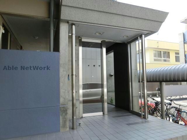 物件外観写真2　(Ａ棟　エントランス)