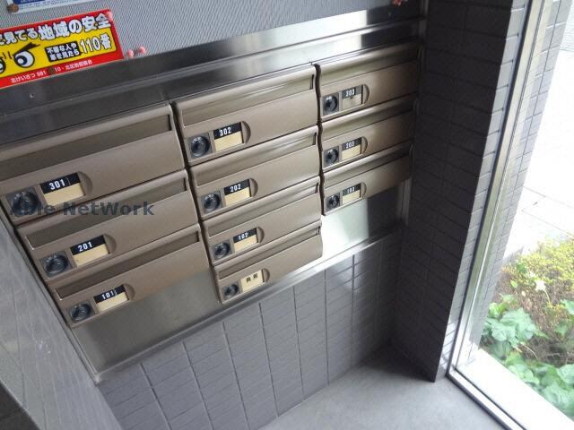 物件外観写真3　(Ｂ棟　集合ポスト)