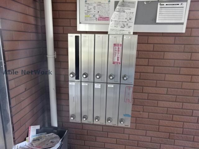 物件外観写真6　(郵便ポスト)