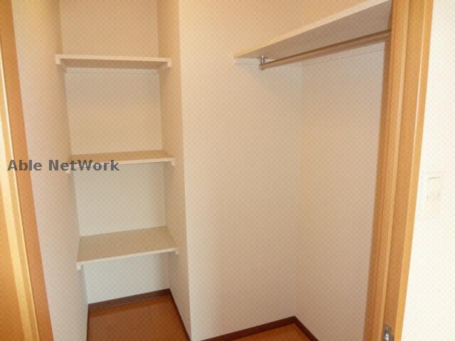 収納(同型モデル)