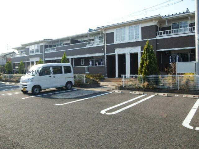 物件外観写真2　(駐車場)