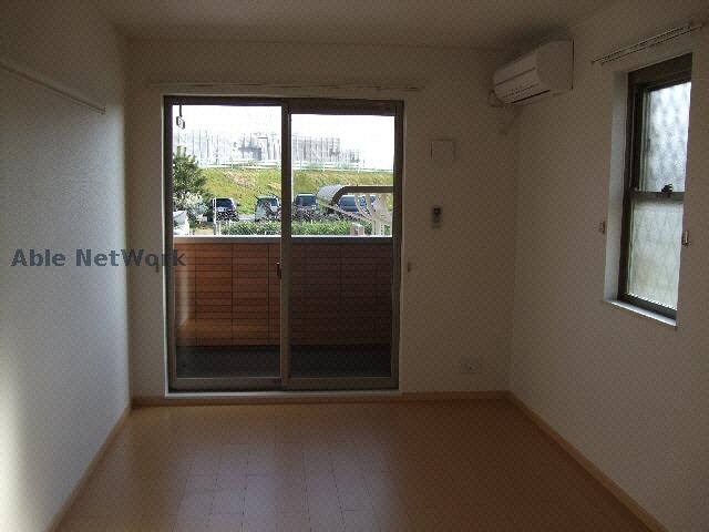 リビングダイニング(同型モデル　※窓はありません)