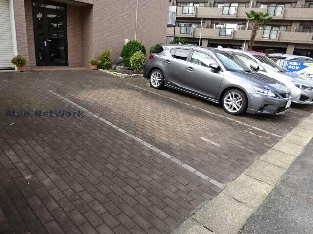 物件外観写真7　(駐車場)