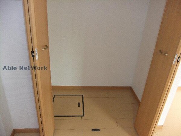 収納(同型モデル)