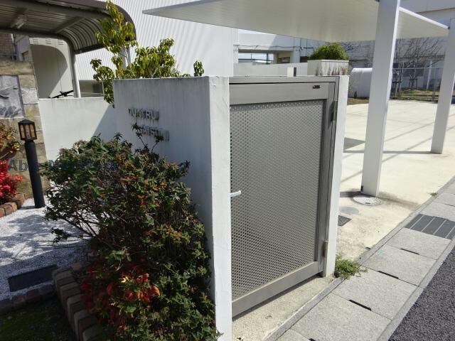 物件外観写真5　(ゴミ置き場)