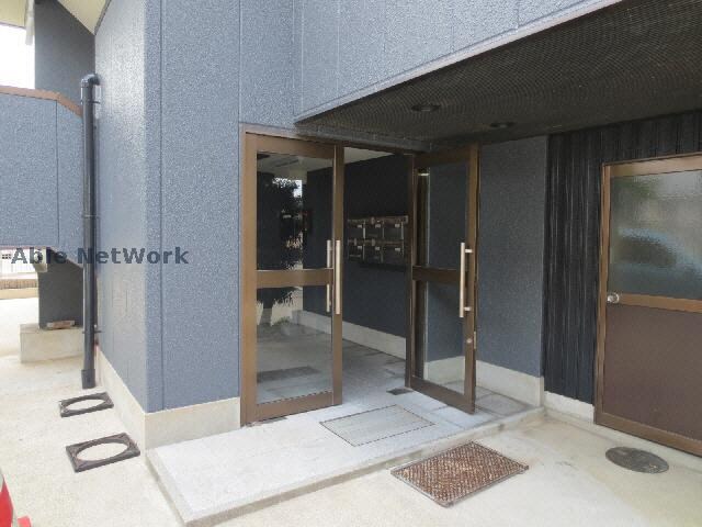 物件外観写真3　(エントランス)