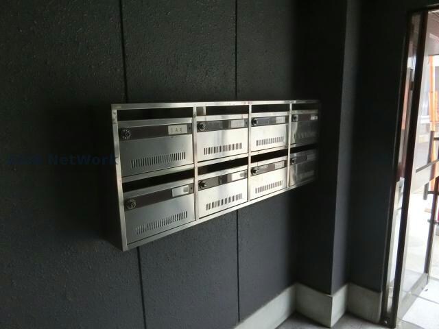 物件外観写真4　(郵便受け)