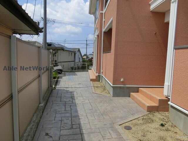 物件外観写真2　(エントランス)