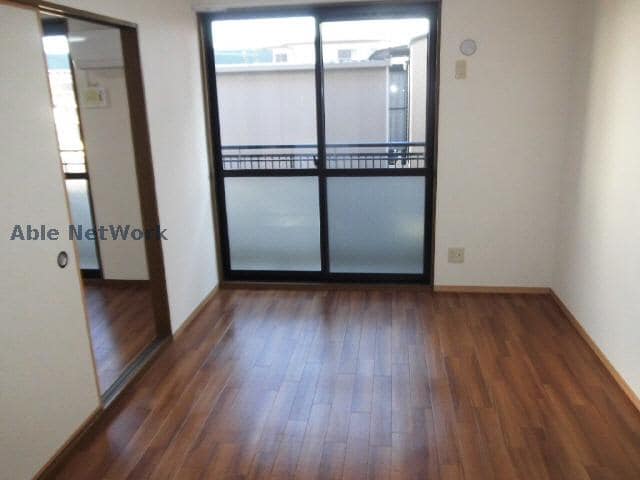 物件内観写真8　(洋室)