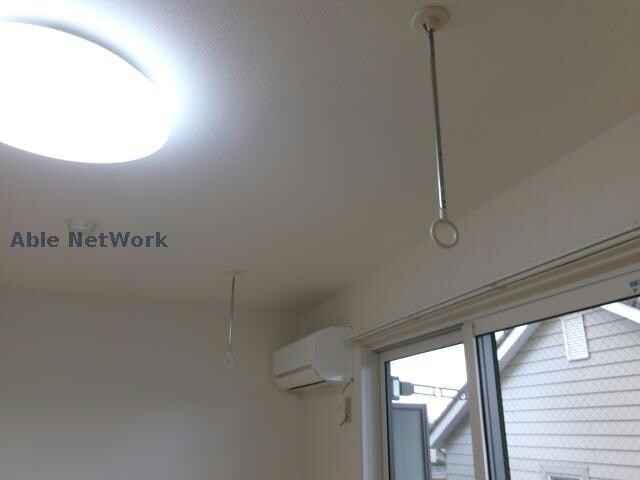 物件内観写真19　(室内物干し)