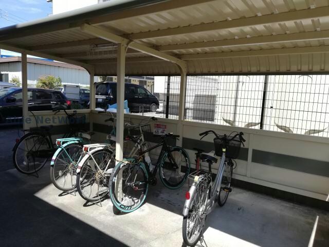物件外観写真6　(駐輪場)