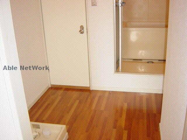 物件内観写真8　(脱衣所(反転ﾀｲﾌﾟ))