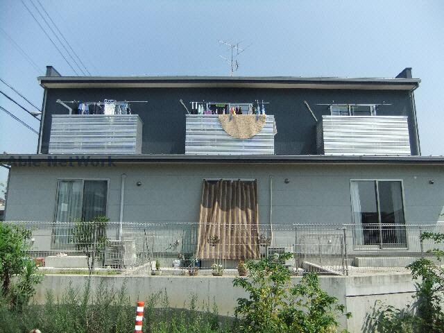 物件外観写真2　(Ｙ棟)