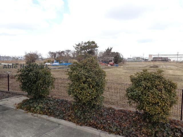 物件外観写真7　(のどかな環境です◎)