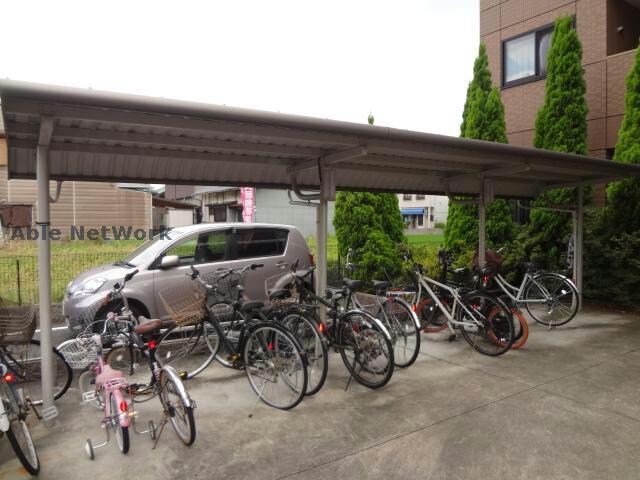 物件外観写真4　(駐輪場)
