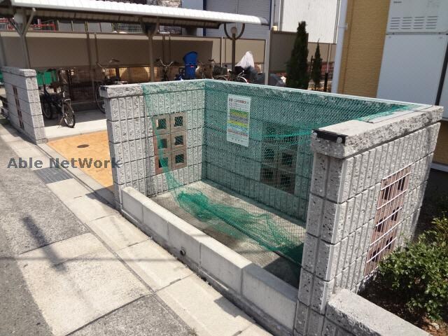 物件外観写真5　(ごみ置場)