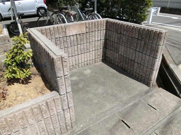 建物設備(ごみ置場)