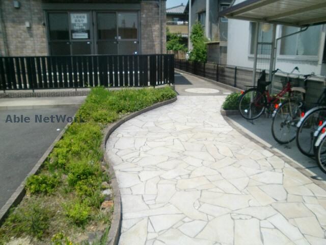 物件外観写真3　(エントランス)