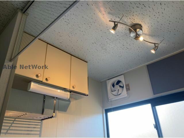 物件内観写真16　(※キッチン照明はサービス品)