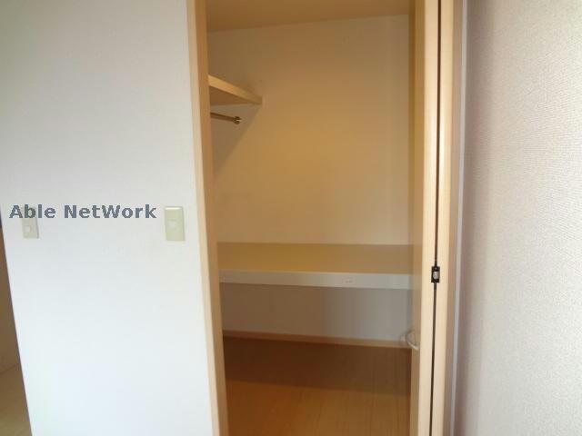 収納(同型モデル)