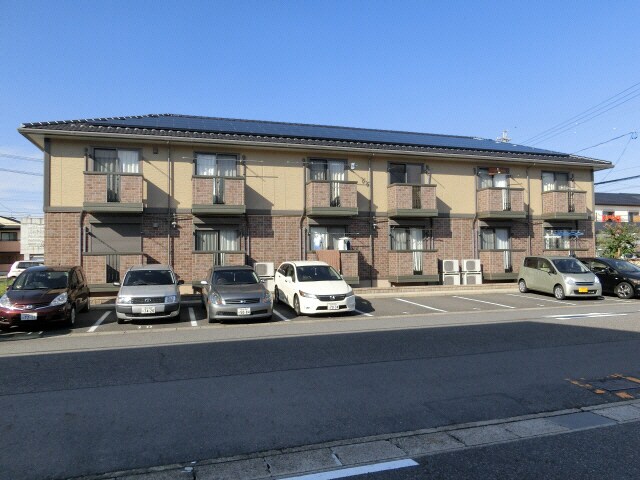 物件外観写真2　(駐車場)