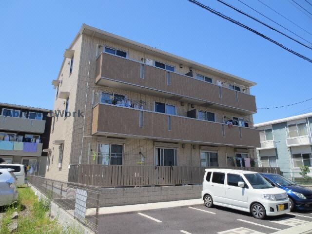 物件外観写真1　(C棟　外観)