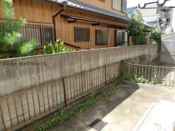 庭(同型モデル)
