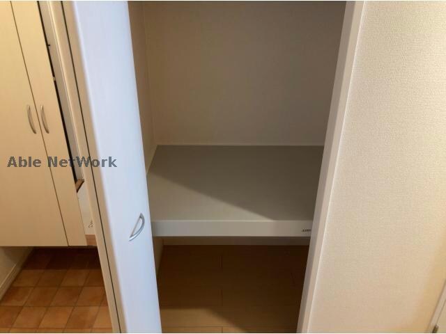 収納(同型モデル)