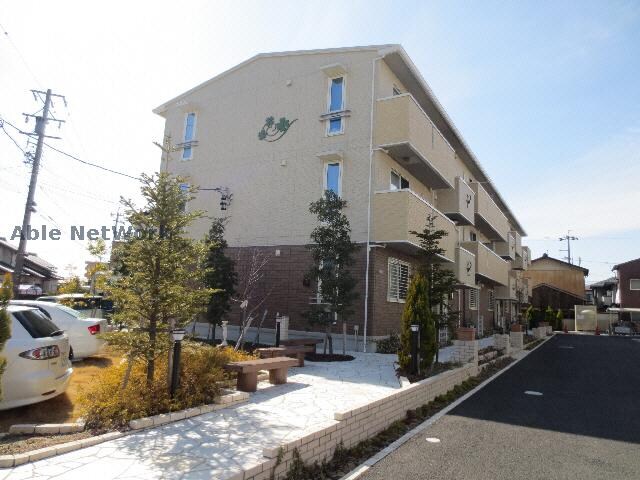 物件外観写真5　(駐車場)