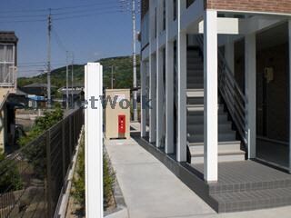 物件外観写真2　(A　エントランス)