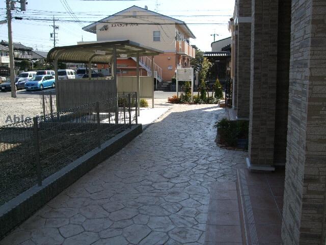 物件外観写真5　(エントランス)