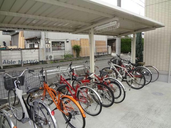 駐輪場(駐輪場)