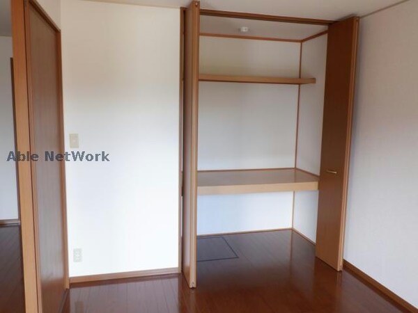 収納(同型モデル)
