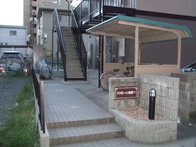 物件外観写真3　(エントランス)