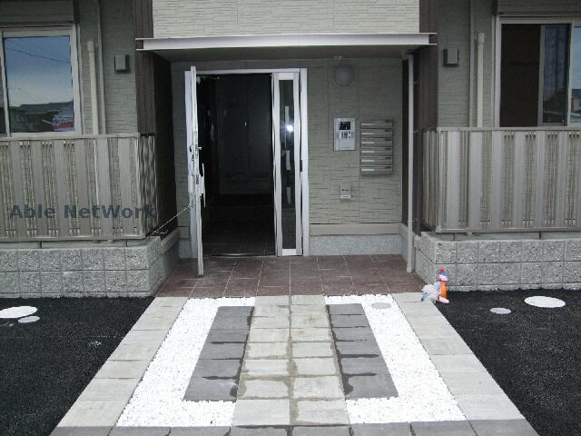 物件外観写真3　(ｴﾝﾄﾗﾝｽ)