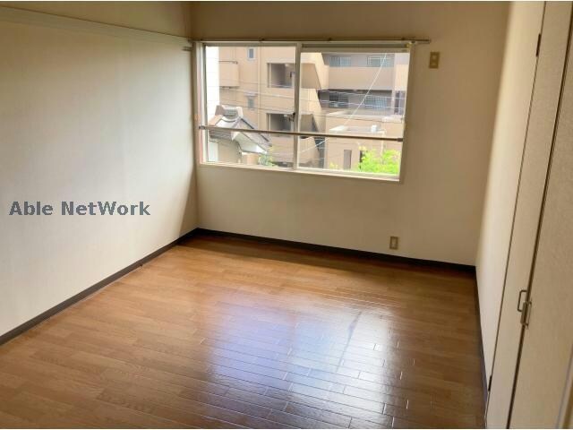 物件内観写真14　(洋室6帖)