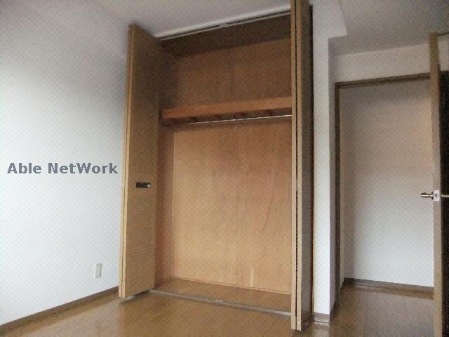 物件内観写真4　(収納)