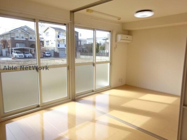 物件内観写真9　(同型モデル)