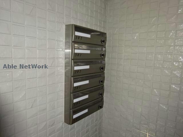 物件外観写真3　(郵便受け)