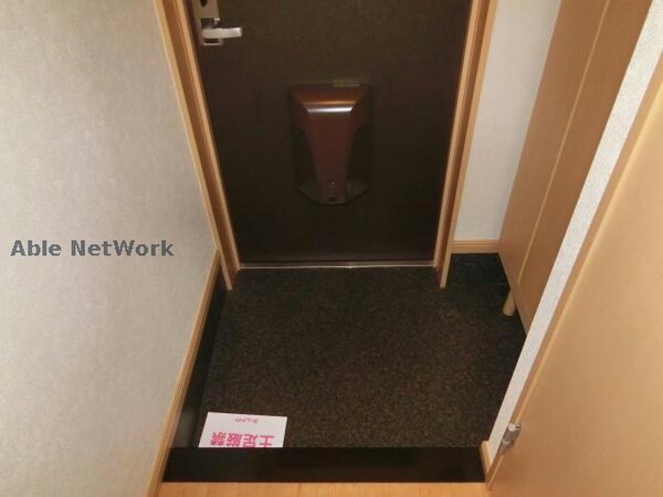 玄関回り(同型モデル)