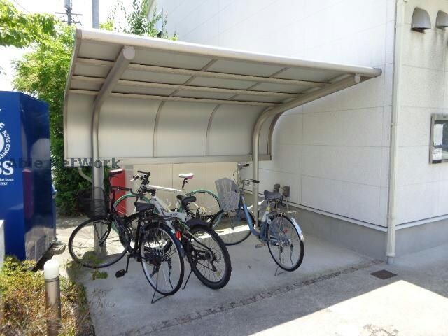 物件外観写真3　(駐輪場)