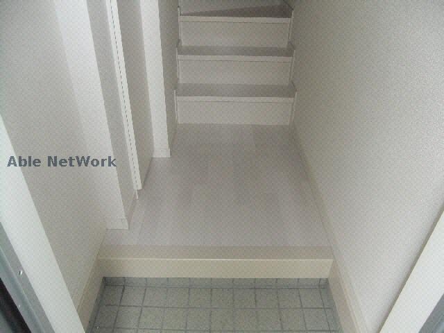 物件内観写真14　(玄関)