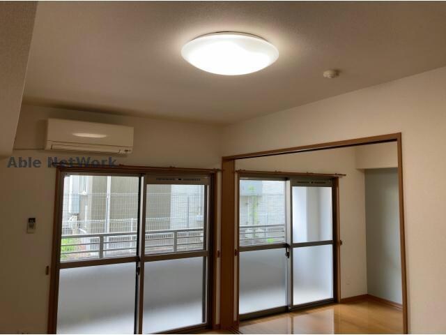 物件内観写真7　(同型モデル)