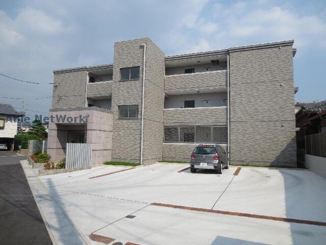 物件外観写真5　(駐車場)