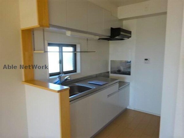 キッチン(反転タイプ　※窓はありません。)